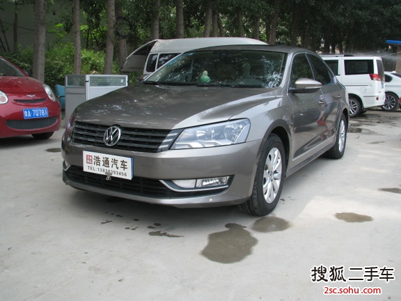 大众帕萨特2013款1.8TSI DSG 尊荣版