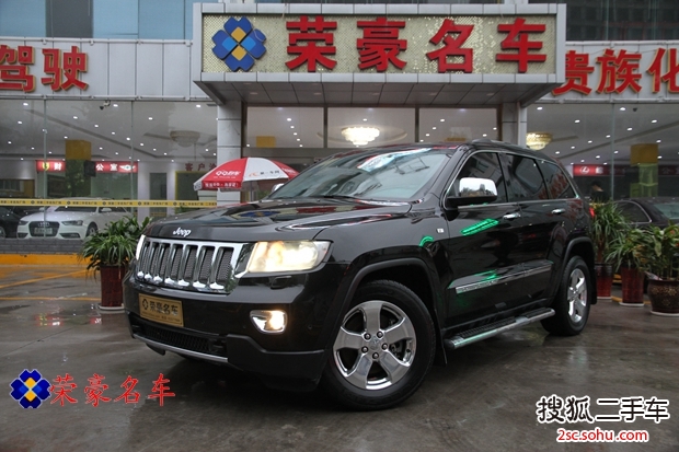 Jeep大切诺基2011款3.6L 豪华导航版