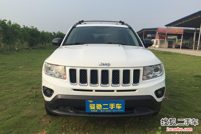 Jeep指南者2012款2.4 豪华导航版