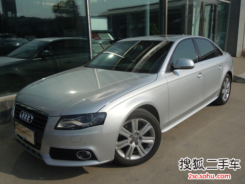 奥迪A4L2011款2.0TFSI 技术型