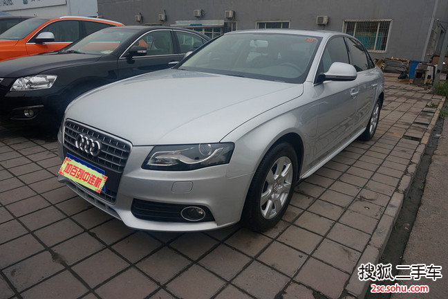 奥迪A4L2010款2.0TFSI 标准型