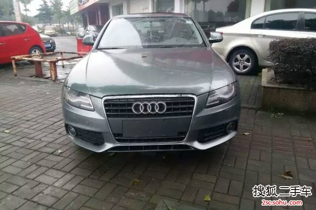 奥迪A4L2010款2.0TFSI 舒适型