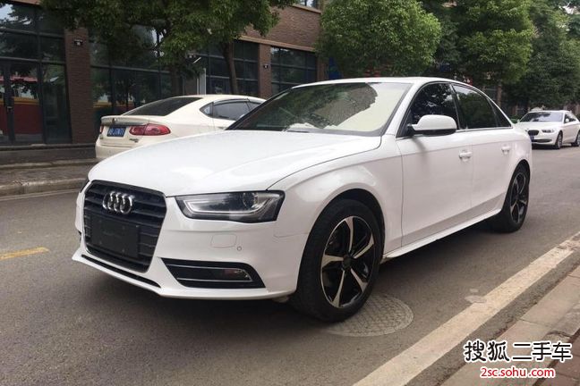 奥迪A4L2013款30 TFSI 自动舒适型