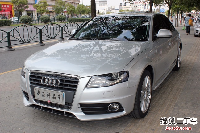 奥迪A4L2012款2.0TFSI 运动型