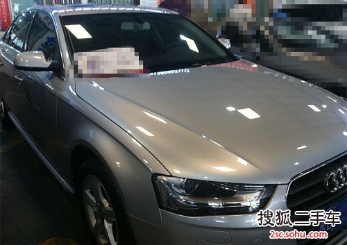 奥迪A4L2013款35 TFSI(2.0T)自动舒适型