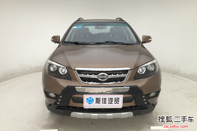 比亚迪S62014款2.4L 自动尊贵型 5座 