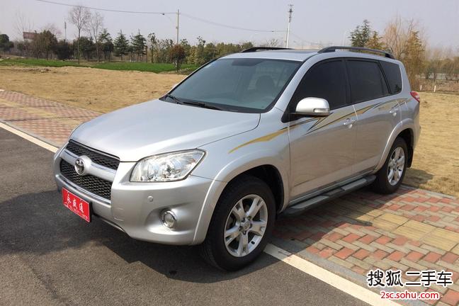 丰田RAV42011款2.4L 自动四驱豪华版 