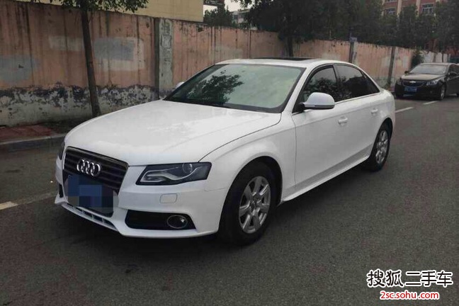 奥迪A4L2012款2.0TFSI 标准型