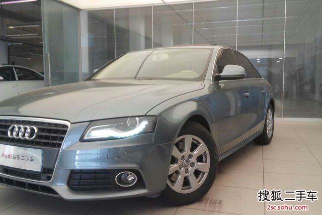 奥迪A4L2010款2.0TFSI 标准型