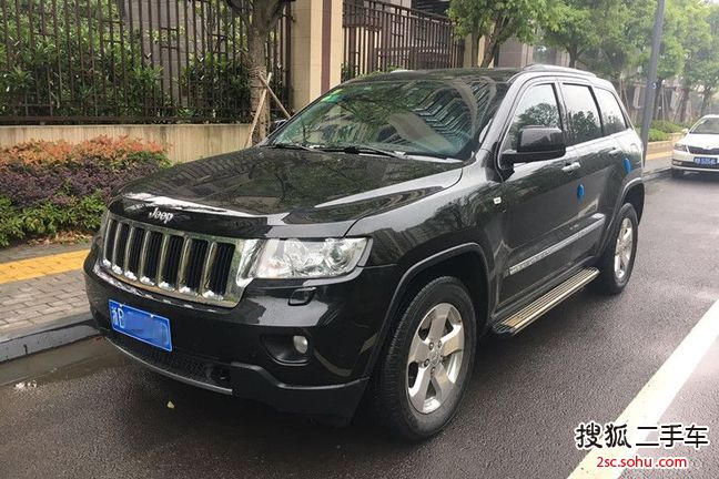 Jeep大切诺基2013款3.6L 豪华导航版