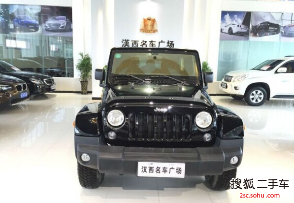 Jeep牧马人四门版2014款3.0L 撒哈拉