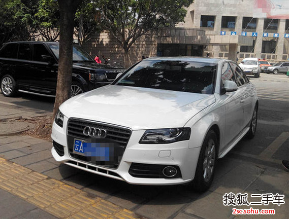 奥迪A4L2012款2.0TFSI 标准型