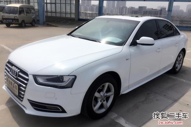 奥迪A4L2013款35 TFSI 自动标准型