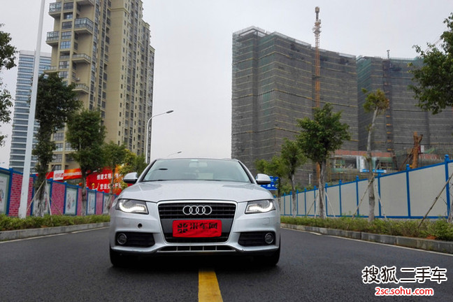 奥迪A4L2011款2.0TFSI 舒适型