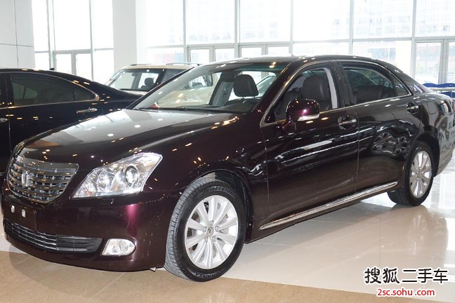 丰田皇冠2011款2.5L Royal 真皮天窗特别版