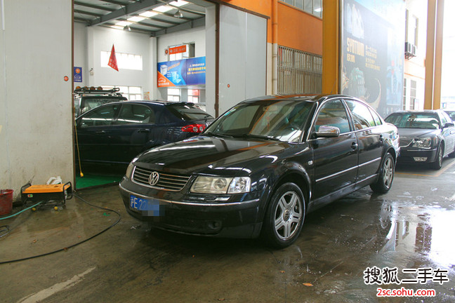 大众帕萨特领驭2005款2.8V6 行政版手自一体5速