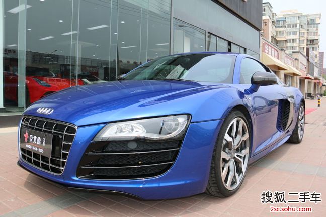 奥迪R82010款5.2FSI quattro