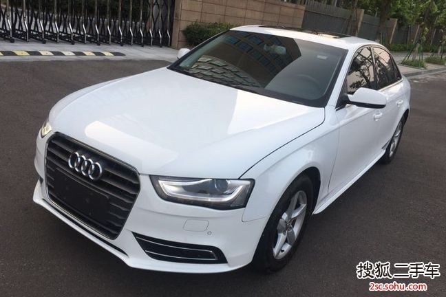 奥迪A4L2015款35 TFSI 自动舒适型