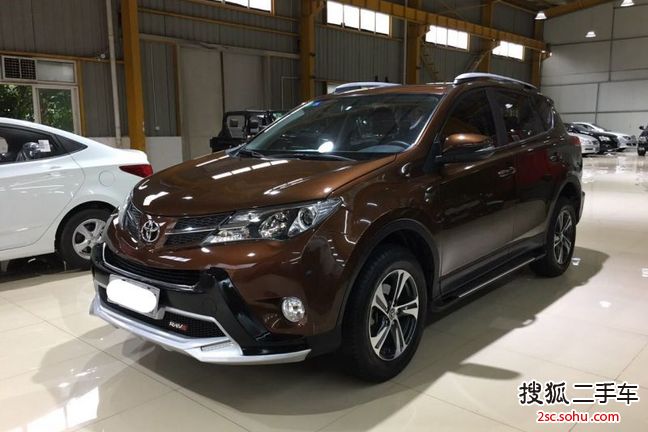 丰田RAV42015款2.0L CVT两驱风尚版