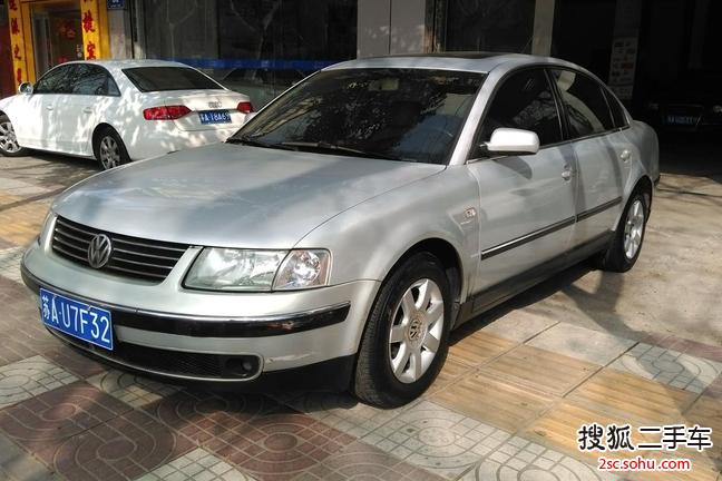 大众帕萨特领驭2005款1.8T 天窗舒适型手动