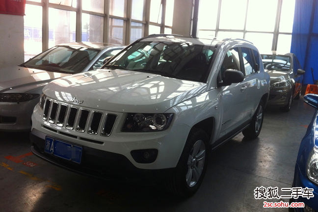 Jeep指南者2013款2.0L 两驱运动版