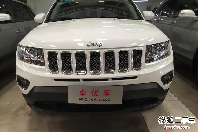 Jeep指南者2014款改款 2.4L 四驱豪华导航版