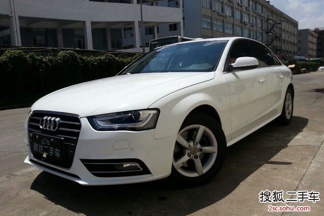 奥迪A4L2013款35 TFSI(2.0T)自动舒适型