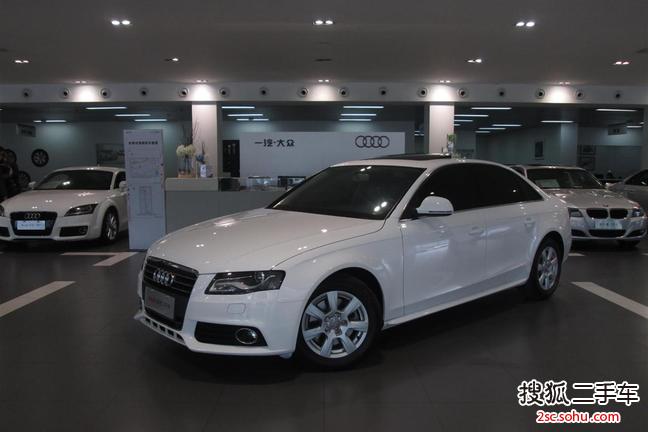 奥迪A4L2012款2.0TFSI 标准型