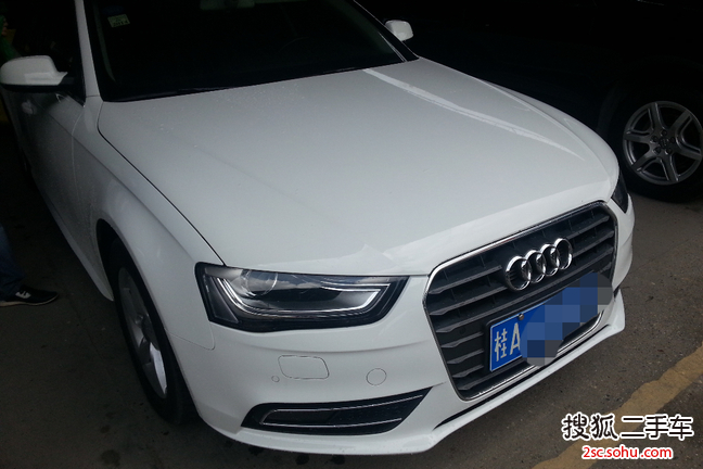 奥迪A4L2012款2.0TFSI 技术型