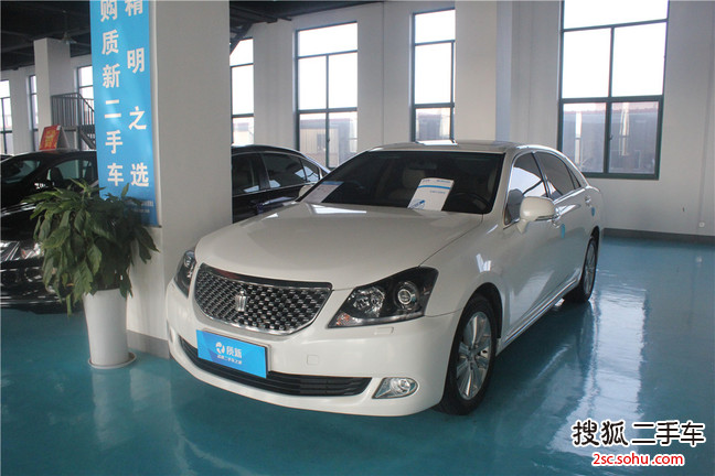 丰田皇冠2012款2.5 Royal Saloon