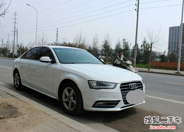 奥迪A4L2013款35 TFSI 自动标准型