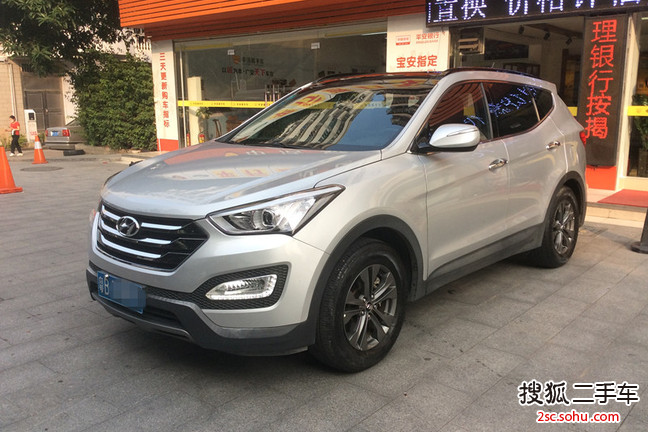 现代全新胜达2013款2.4L 自动四驱尊贵型