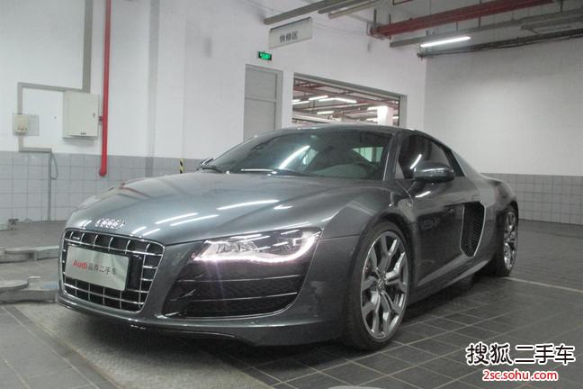 奥迪R82011款Spyder 5.2 FSI quattro