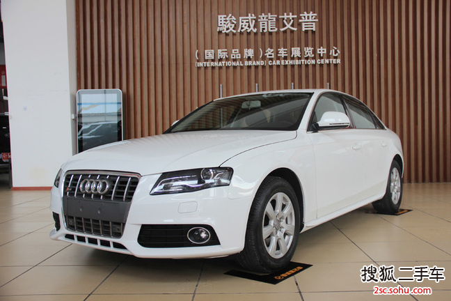 奥迪A4L2012款2.0TFSI 标准型