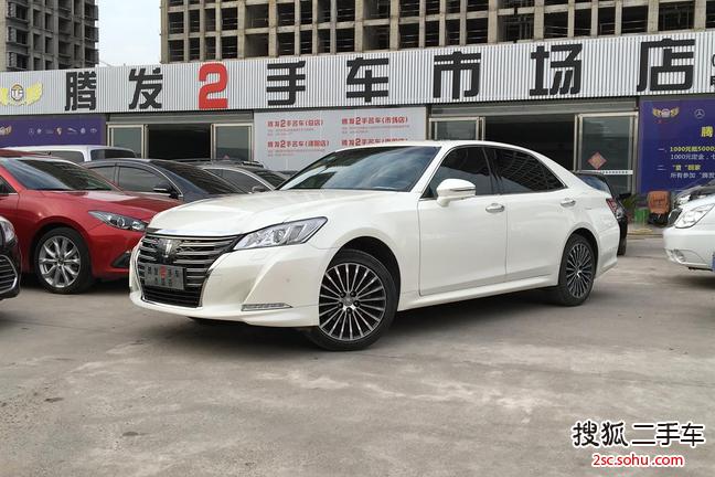 丰田皇冠2015款2.5L 尊享版