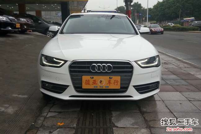 奥迪A4L2013款35 TFSI 自动豪华型