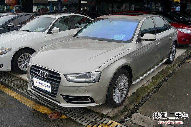 奥迪A4L2013款35 TFSI 自动舒适型