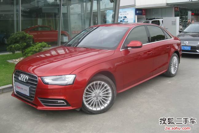 奥迪A4L2013款35 TFSI(2.0T)自动标准型