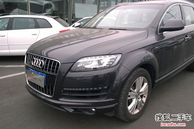 奥迪（进口） Q7 2013款 40TFSI quattro 手自一体 舒适