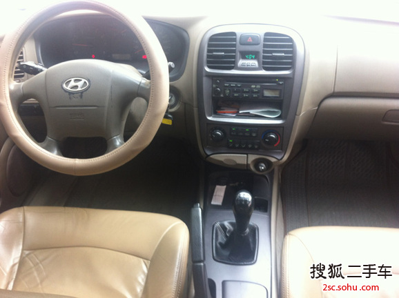 北京现代 索纳塔 2003款 2.0 手动 舒适型 GLS 三厢