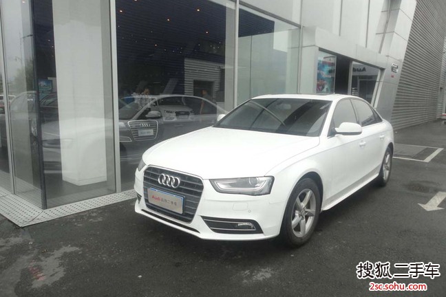 奥迪A4L2013款35 TFSI(2.0T)自动标准型