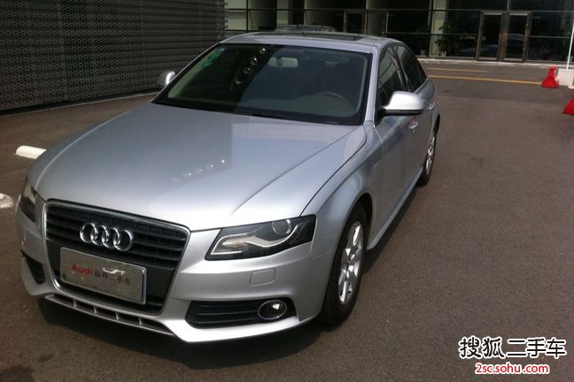 奥迪A4L2010款2.0TFSI 标准型