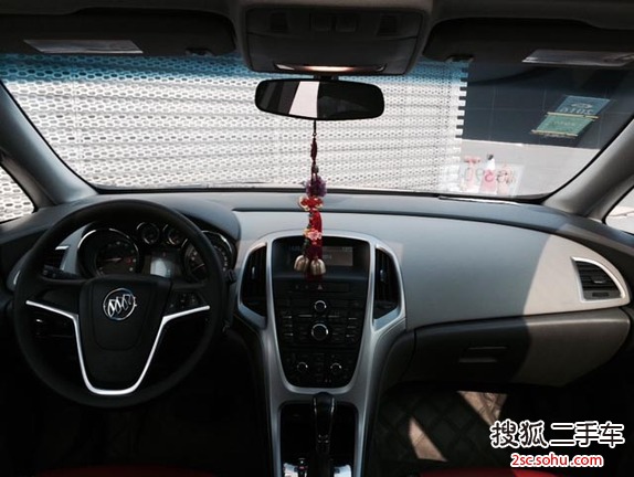 上海通用别克 英朗XT 2012款 1.6L 自动 舒适天窗版 两厢                