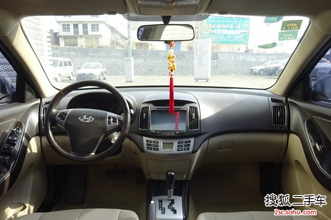 北京现代 伊兰特 悦动 2011款 1.6 自动 舒适型 三厢                   
