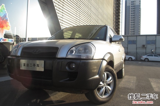 北京现代 途胜 2009款 2.0 手动 时尚型 SUV                      