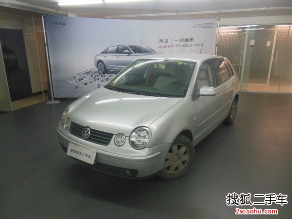 上海大众 波罗 三厢 2003款 1.4L 手动 基本型 三厢   