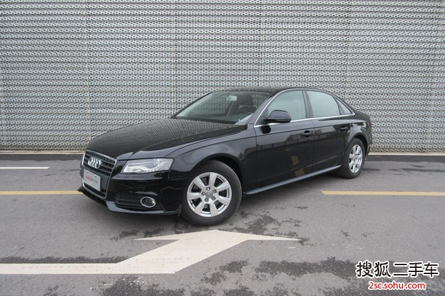 奥迪A4L2011款2.0TFSI 舒适型