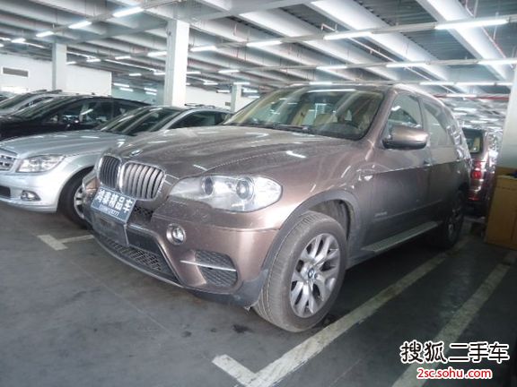 宝马X5-xDrive30i-3.0-A/MT四驱豪华型