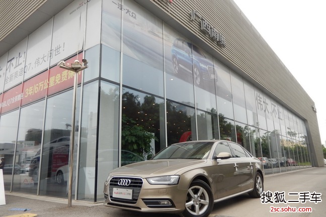 奥迪A4L2015款35 TFSI 自动舒适型